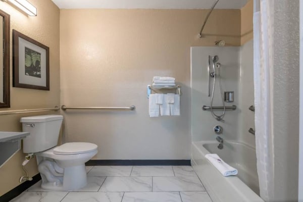 Foto van 2 tweepersoonsbedden | Rookvrij, Keuken - Vakantiehuis in Columbus GA - BedRoom