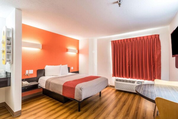 Foto van 1 tweepersoonsbed (Queensize) | Mobiliteit | Badkuip | NSMK - BedRoom