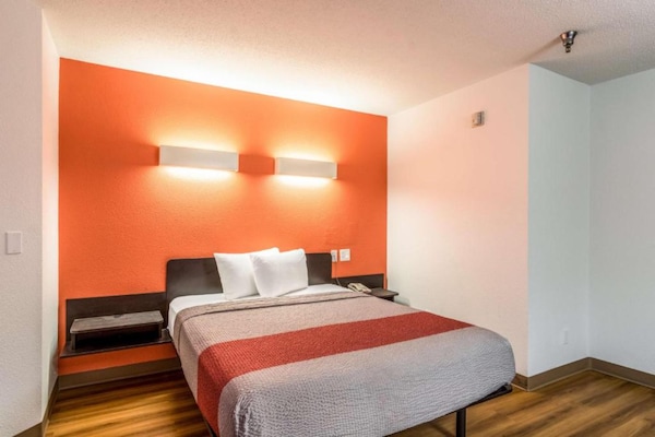 Foto van 1 tweepersoonsbed (Queensize) | Mobiliteit | Badkuip | NSMK - BedRoom