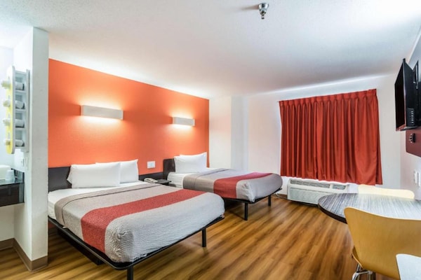 Foto van 2 tweepersoonsbedden | Roken toegestaan - Vakantiehuis in Harvey - BedRoom