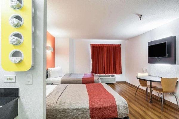 Foto van 2 tweepersoonsbedden | Roken toegestaan - Vakantiehuis in Harvey - BedRoom