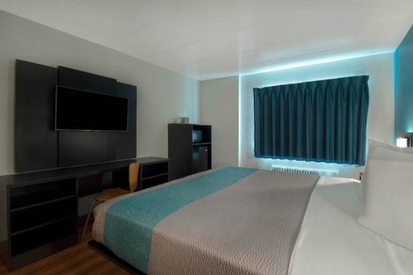 Foto van 1 kingsize bed | Badkuip met mobiele toegang Nsmk - Vakantiehuis in MERRILLVILLE - BedRoom