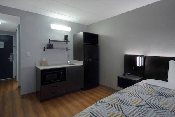 Foto van 1 kingsize bed | Badkuip met mobiele toegang Nsmk - Vakantiehuis in MERRILLVILLE - BedRoom