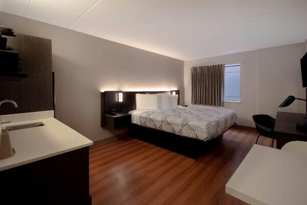 Foto van 1 kingsize bed | Badkuip met mobiele toegang Nsmk - Vakantiehuis in MERRILLVILLE - BedRoom