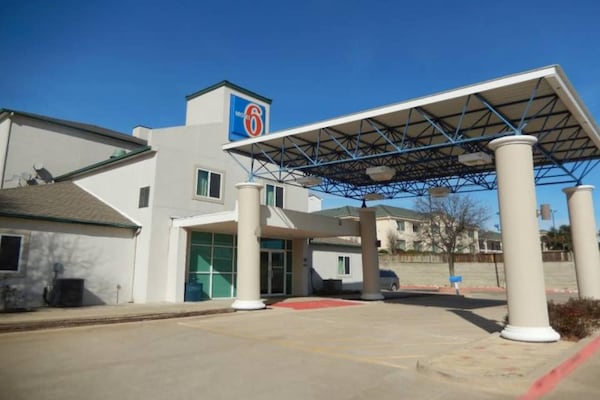 Foto van 1 kingsize bed | Badkuip met mobiele toegang Nsmk - Vakantiehuis in MERRILLVILLE - Facilities