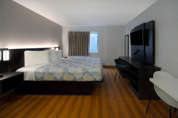 Foto van 1 kingsize bed | Badkuip met mobiele toegang Nsmk - Vakantiehuis in MERRILLVILLE - BedRoom
