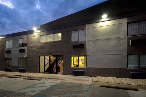 Foto van 1 kingsize bed | Badkuip met mobiele toegang Nsmk - Vakantiehuis in MERRILLVILLE - ExteriorSummer