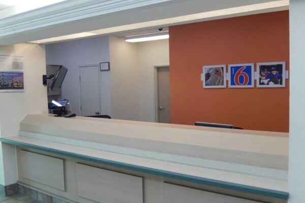 Foto van 1 kingsize bed | Badkuip met mobiele toegang Nsmk - Vakantiehuis in MERRILLVILLE - Facilities