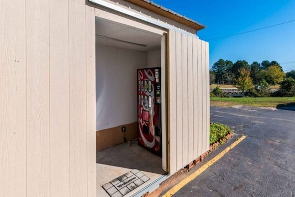 Foto van 1 King Bed | Roken, Micfridge - Vakantiehuis in CONNELLY SPRINGS - FloorPlan