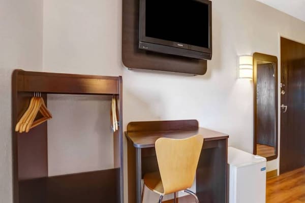 Foto van 1 tweepersoonsbed (queensize) | Badkuip toegankelijk (NSMK) - BedRoom