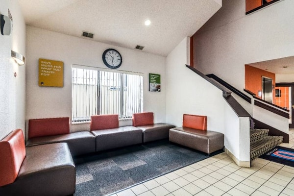 Foto van 1 tweepersoonsbed (queensize) | Rookvrij - Vakantiehuis in Harvey - FloorPlan
