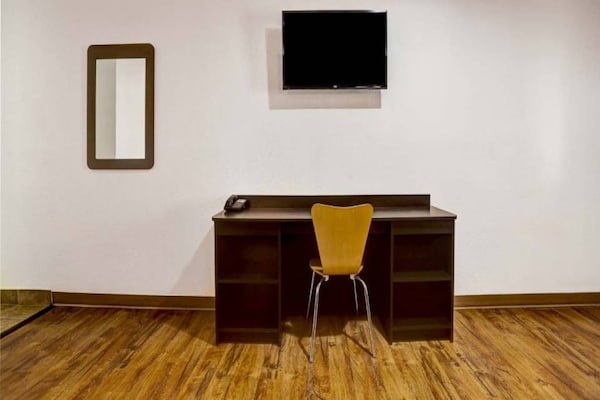 Foto van 1 kingsize bed | Rookvrij - Vakantiehuis in Clovis NM - Facilities