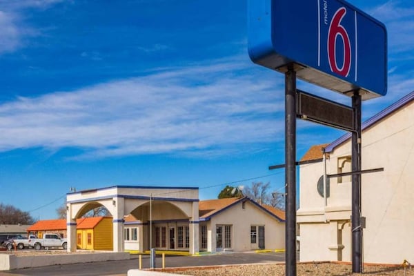 Foto van 1 kingsize bed | Rookvrij - Vakantiehuis in Clovis NM - ExteriorSummer