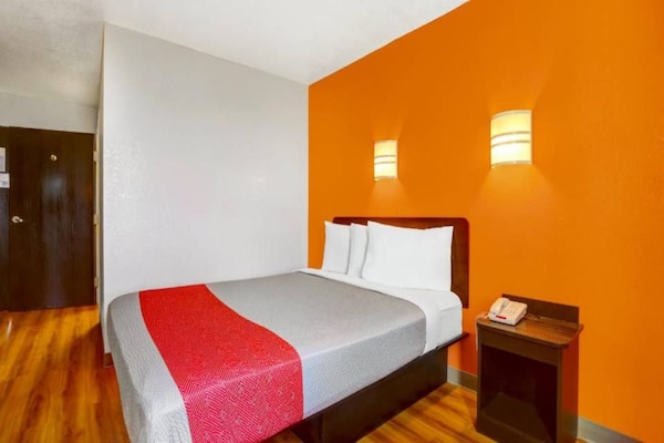 Foto van 1 tweepersoonsbed (queensize) | Rookvrij - Vakantiehuis in Benson - BedRoom