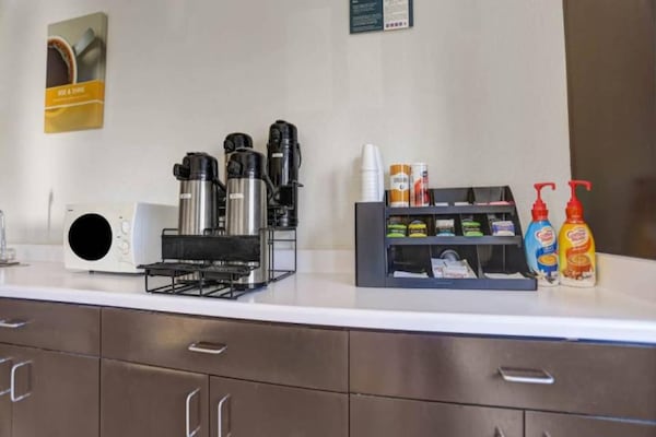 Foto van 1 tweepersoonsbed (queensize) | Rookvrij - Vakantiehuis in Benson - Facilities