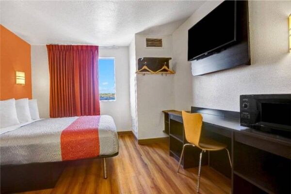 Foto van 1 tweepersoonsbed (queensize) | Rookvrij - Vakantiehuis in Benson - BedRoom