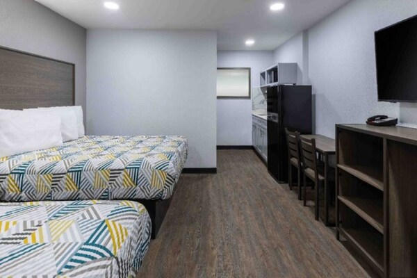 Foto van 2 tweepersoonsbedden (queensize) | Rookvrij, Keuken - BedRoom