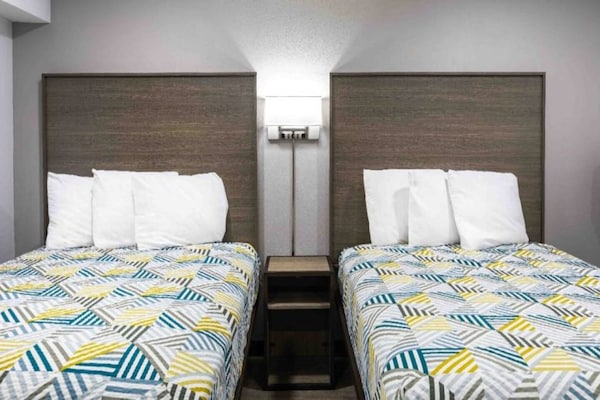 Foto van 2 tweepersoonsbedden (queensize) | Rookvrij, Keuken - BedRoom