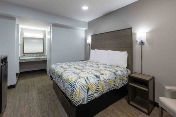 Foto van 1 kingsize bed | Roken toegestaan, Keuken - Vakantiehuis in Hickory - BedRoom