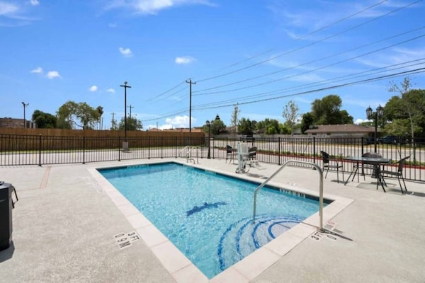 Foto van 2 tweepersoonsbedden | Suite, rookvrij, keuken - Vakantiehuis in Corpus Christi TX - Pool