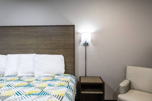 Foto van 1 kingsize bed | Roken toegestaan, koelkast aanwezig - BedRoom