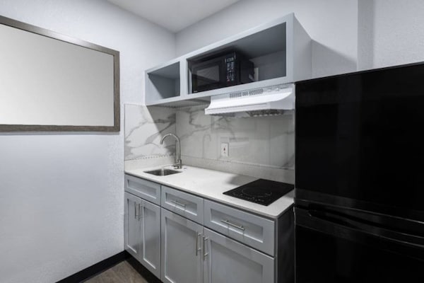 Foto van 1 kingsize bed | Rookvrij, koelkast - Vakantiehuis in Hickory - Kitchen