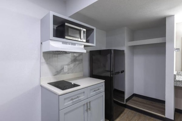 Foto van 2 tweepersoonsbedden (queensize) | Niet-roken, koelkast - Kitchen