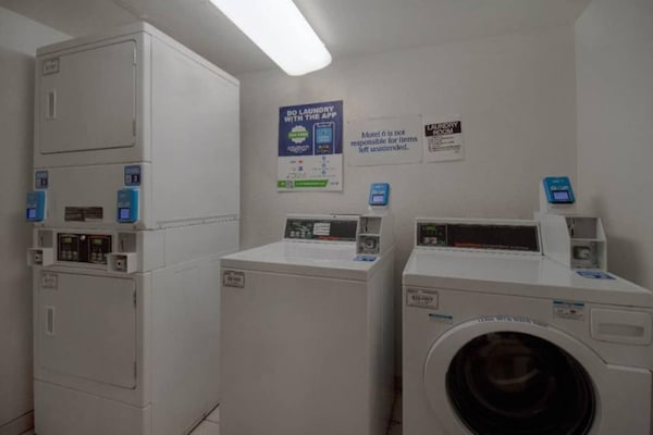 Foto van 2 tweepersoonsbedden | Koelkast - Vakantiehuis in MERRILLVILLE - Facilities