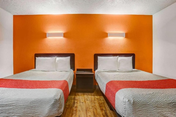 Foto van 2 tweepersoonsbedden (queensize) | Roken toegestaan - BedRoom