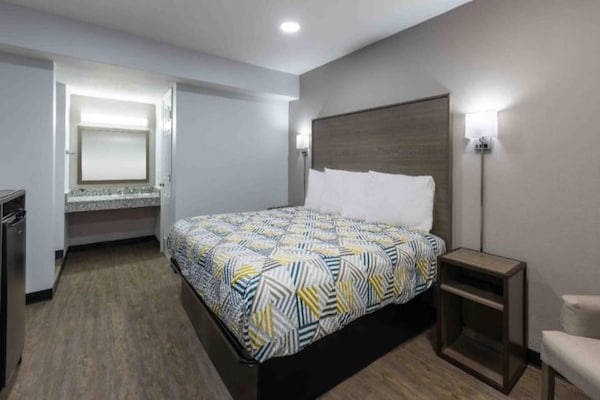 Foto van 1 tweepersoonsbed (queensize) | Roken toegestaan, Keuken - BedRoom