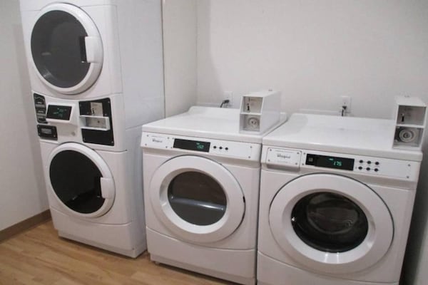 Foto van 2 tweepersoonsbedden | Toegankelijk voor slechthorenden | Keuken - Facilities