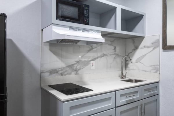 Foto van 2 tweepersoonsbedden (queensize) | Roken toegestaan, koelkast - Kitchen