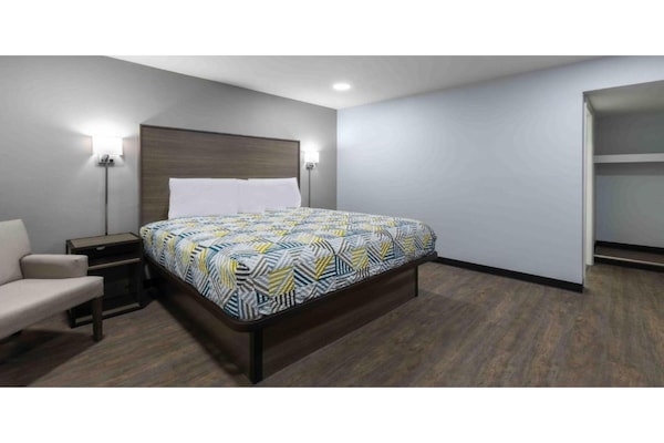 Foto van 1 tweepersoonsbed (queensize) | Roken toegestaan, koelkast (McFridge) - BedRoom