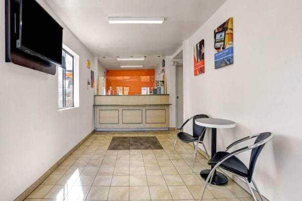 Foto van 2 tweepersoonsbedden (queensize) | Rookvrij - Vakantiehuis in Española - FloorPlan