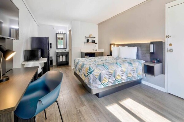 Foto van 1 tweepersoonsbed (queensize) | Rookvrij, Keuken - Vakantiehuis in Effingham - BedRoom