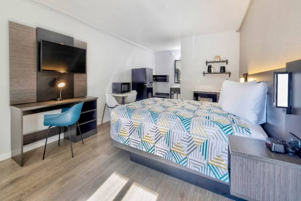 Foto van 1 tweepersoonsbed (queensize) | Rookvrij, Keuken - Vakantiehuis in Effingham - BedRoom