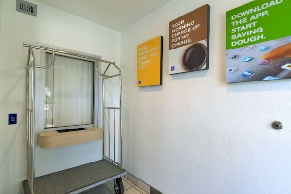 Foto van 2 Volledige Bedden | Niet Rokend - Vakantiehuis in Corona CA - FloorPlan