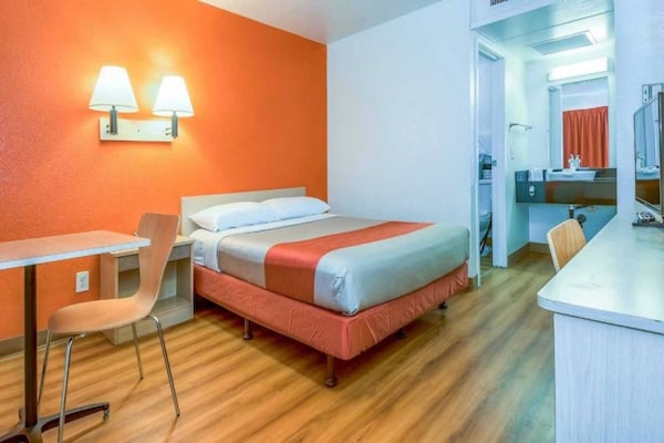Foto van 1 tweepersoonsbed (queensize) | Rookvrij - Vakantiehuis in Corona CA - BedRoom
