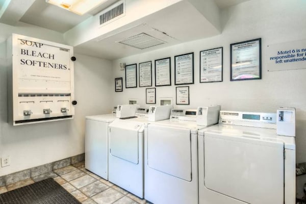 Foto van 1 tweepersoonsbed (queensize) | Rookvrij - Vakantiehuis in Corona CA - Facilities