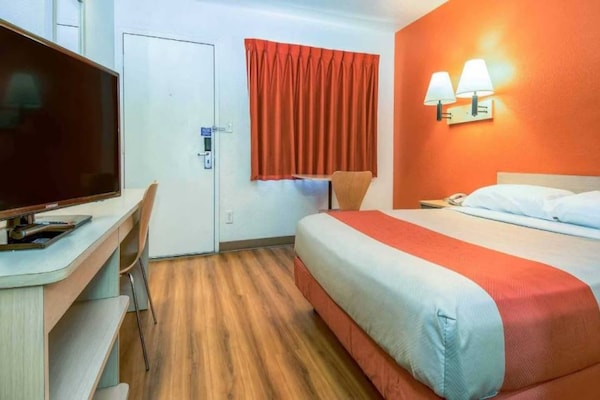 Foto van 1 tweepersoonsbed (queensize) | Rookvrij - Vakantiehuis in Corona CA - BedRoom