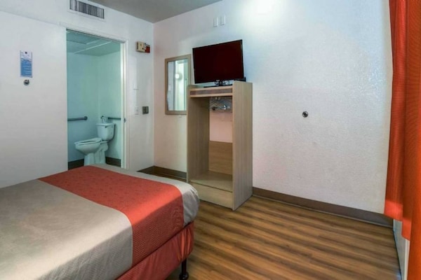 Foto van 1 tweepersoonsbed (queensize) | Rookvrij - Vakantiehuis in Corona CA - BedRoom