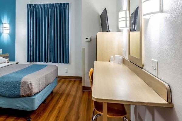 Foto van 1 tweepersoonsbed | Toegankelijk voor mensen met een - BedRoom