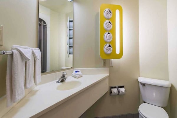 Foto van 2 tweepersoonsbedden | Niet-roken - Vakantiehuis in Milan - BathRoom