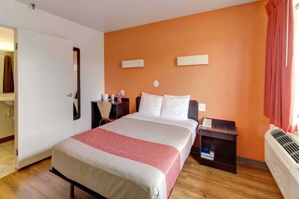 Foto van 1 tweepersoonsbed (queensize) | Rookvrij - Vakantiehuis in Amherst - BedRoom