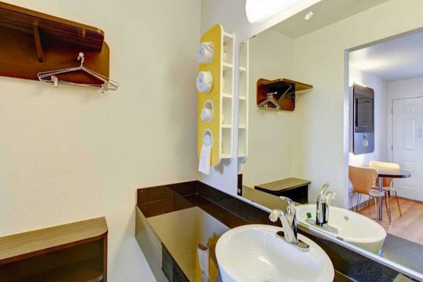 Foto van 1 tweepersoonsbed (queensize) | Rookvrij - Vakantiehuis in Amherst - BathRoom