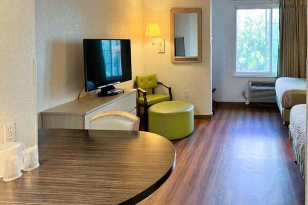 Foto van 1 tweepersoonsbed (queensize) | Niet-roken, Keuken - BedRoom