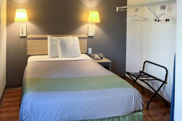 Foto van 1 tweepersoonsbed (queensize) | Niet-roken, Keuken - BedRoom