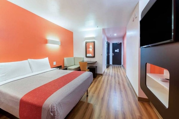 Foto van 1 tweepersoonsbed (queensize)|Rookvrij| Koelkast - Vakantiehuis in Fort Worth - BedRoom