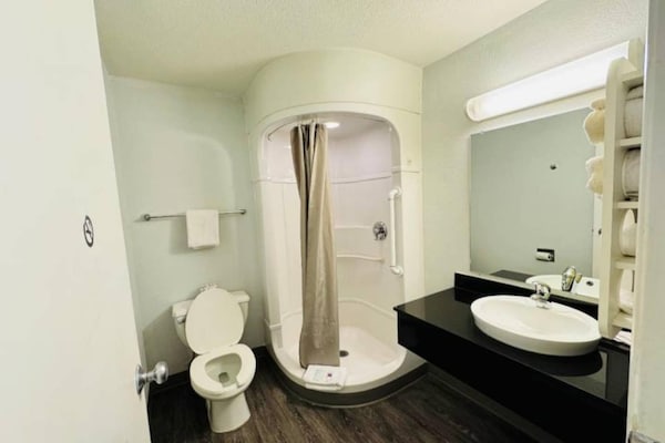 Foto van 2 tweepersoonsbedden | Rookvrij, Keuken - Vakantiehuis in Casper WY - Facilities
