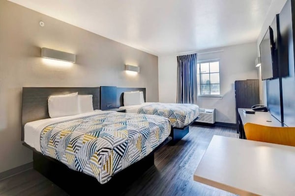 Foto van 2 tweepersoonsbedden | Rolstoeltoegankelijk Nsmk - Vakantiehuis in Balch Springs - BedRoom